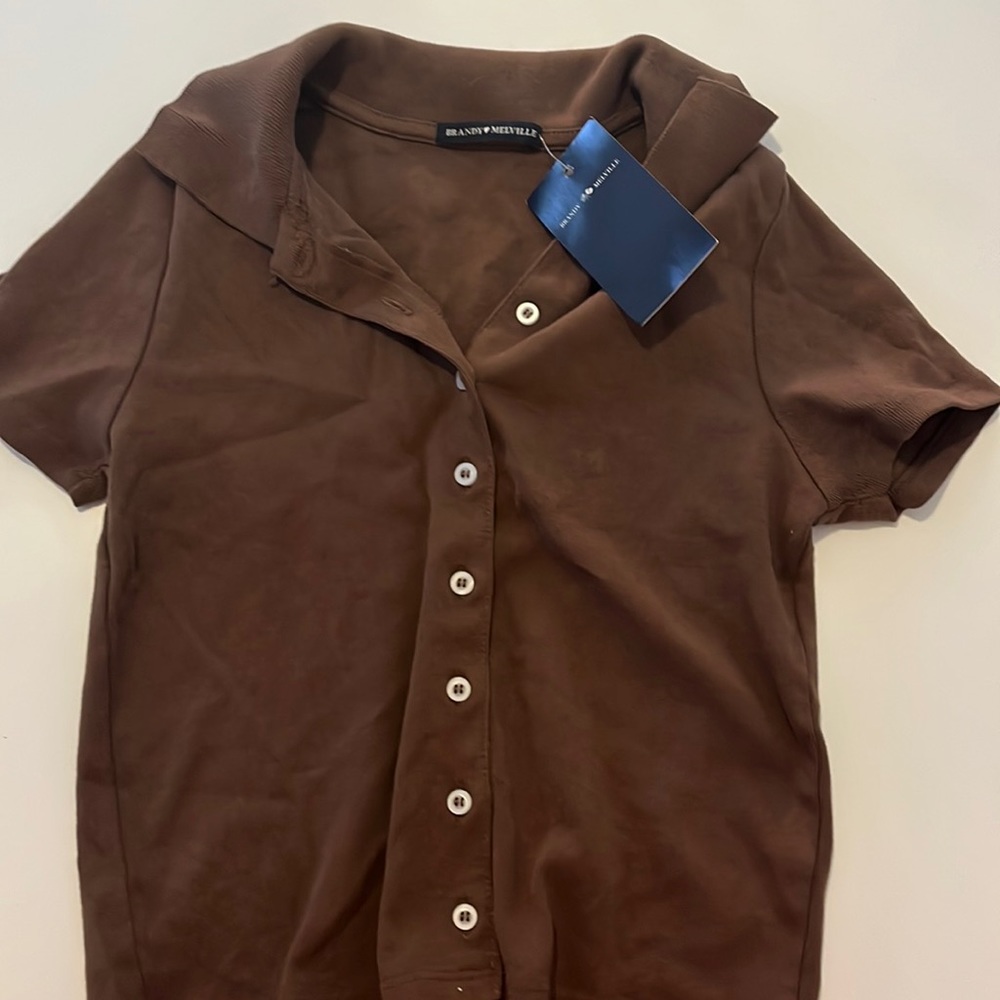 Brandy Melville brand new tags on. Cute cropped button down crop